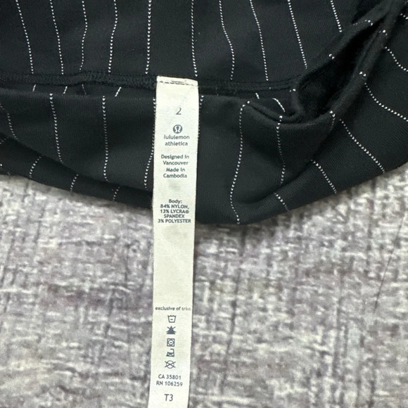 Lululemon Black Pin Stripe Leggings - Picture 3 of 6